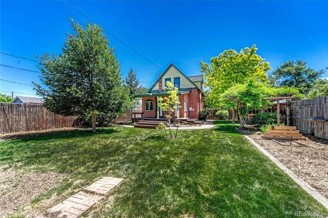 1557 Dallas Street, Aurora, CO 80010
