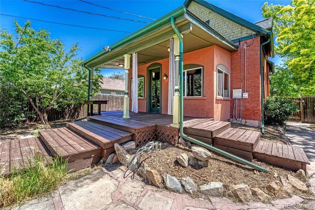 1557 Dallas Street, Aurora, CO 80010