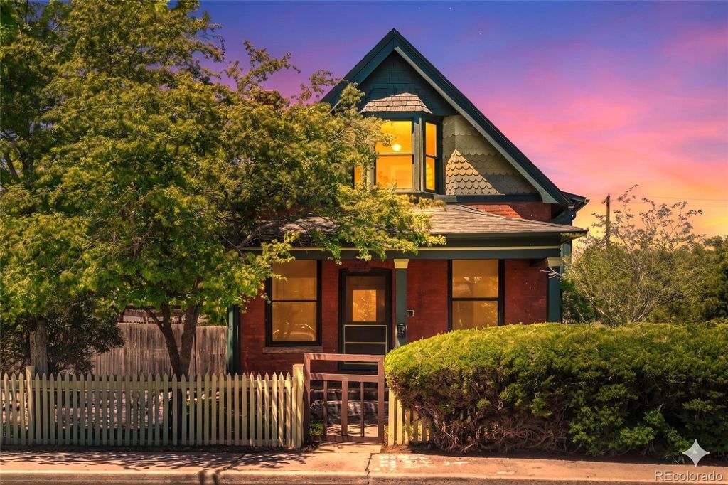 1557 Dallas Street, Aurora, CO 80010