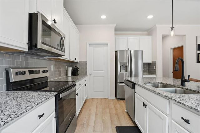 631 River Gardens Drive SE, Atlanta, GA 30354