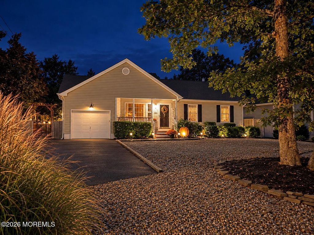 131 Bosun Avenue, Manahawkin, NJ 08050