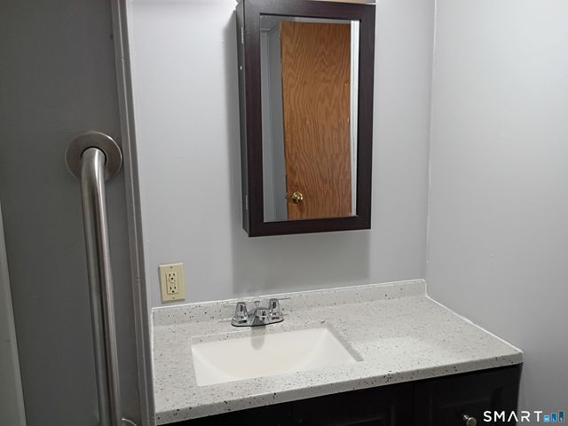 6 5th Avenue, Shelton, CT 06484