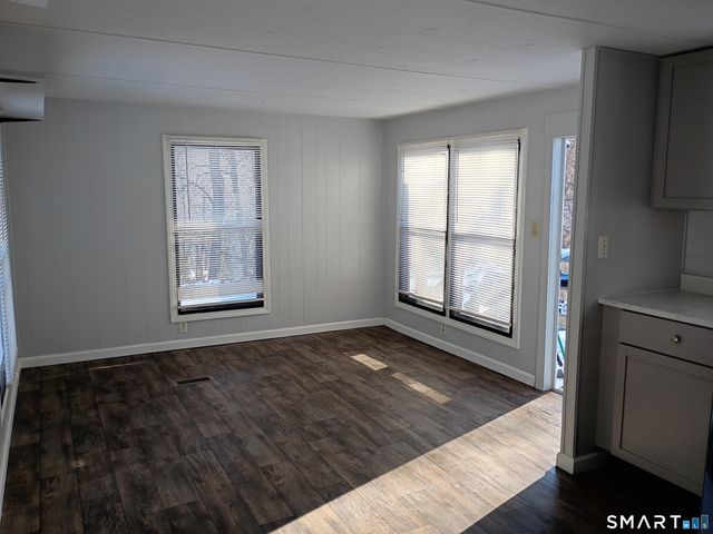 6 5th Avenue, Shelton, CT 06484