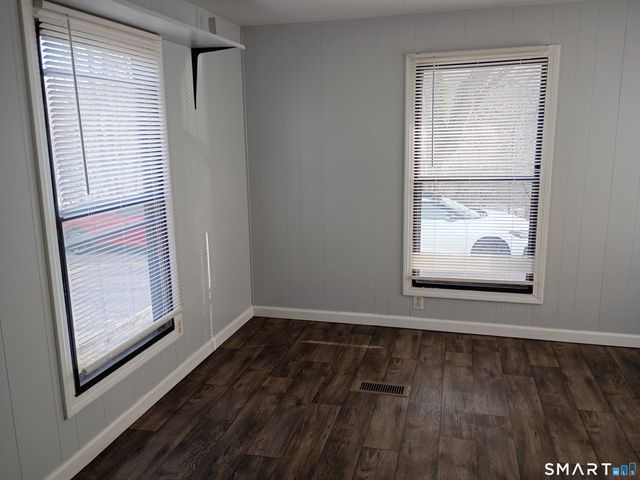 6 5th Avenue, Shelton, CT 06484