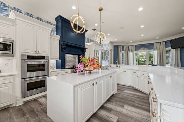 1705 Bison Meadow Lane, Heath, TX 75032