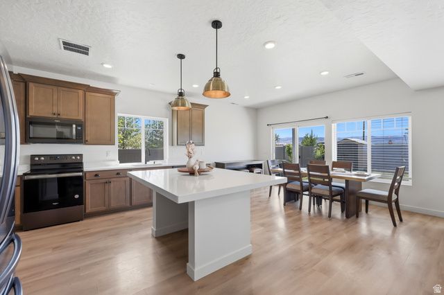 196 S COPPER CANYON LN, Saratoga Springs, UT 84045
