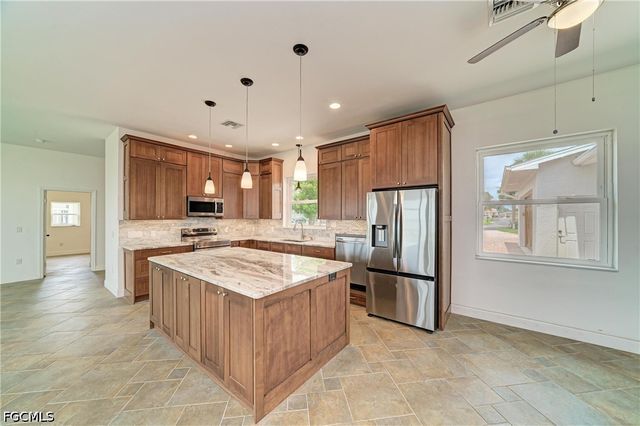 211 Bahia Vista DR, Englewood, FL 34223
