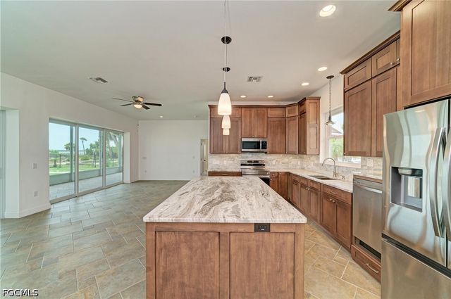 211 Bahia Vista DR, Englewood, FL 34223
