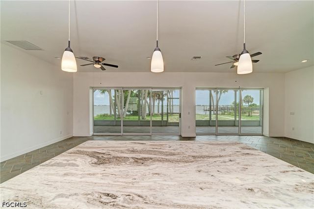 211 Bahia Vista DR, Englewood, FL 34223