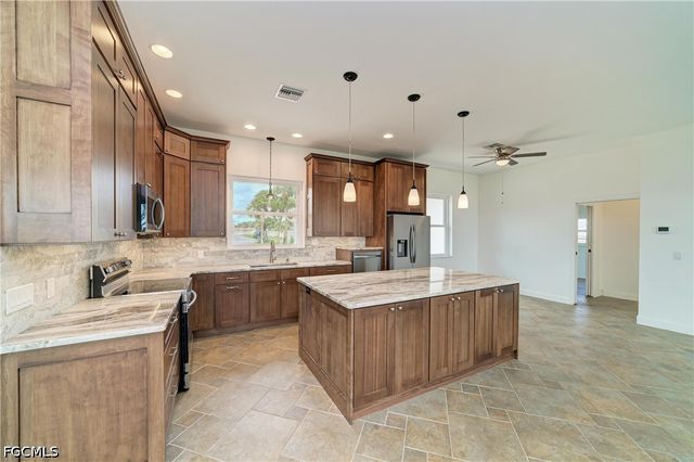 211 Bahia Vista DR, Englewood, FL 34223