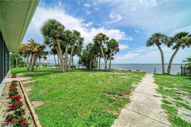 211 Bahia Vista DR, Englewood, FL 34223