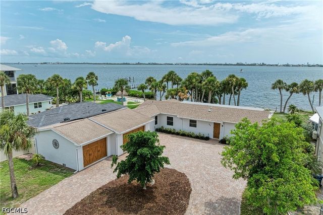 211 Bahia Vista DR, Englewood, FL 34223