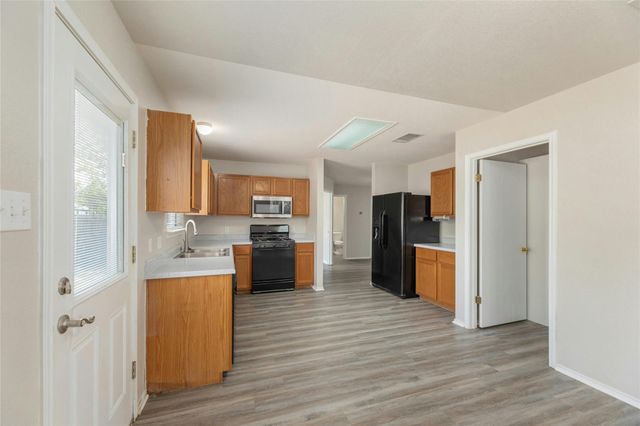 113 Matthew DR, Hutto, TX 78634