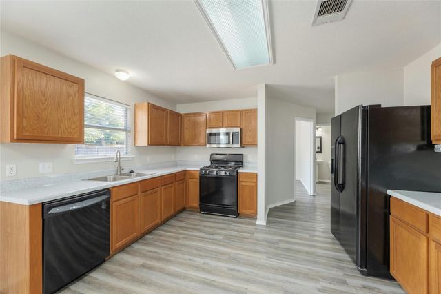 113 Matthew DR, Hutto, TX 78634