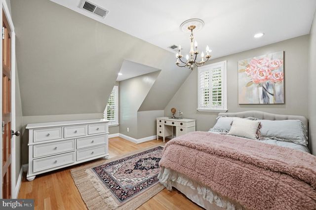 9102 BLUE JUG LNDG, Burke, VA 22015
