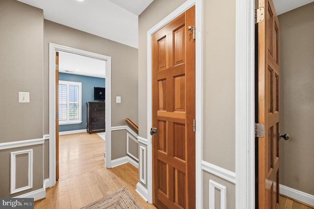 9102 BLUE JUG LNDG, Burke, VA 22015