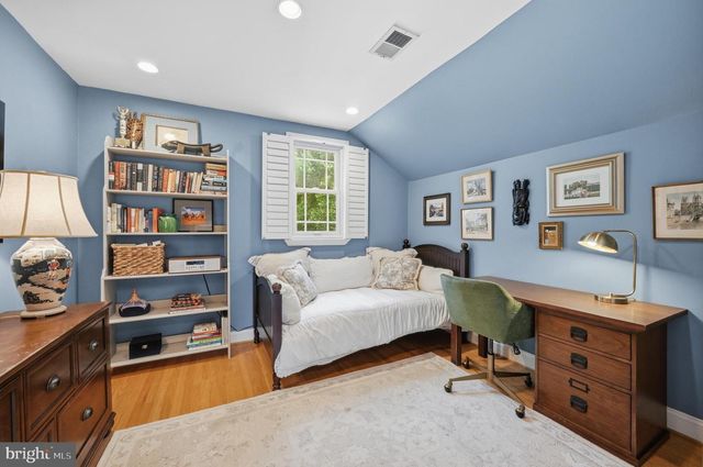 9102 BLUE JUG LNDG, Burke, VA 22015