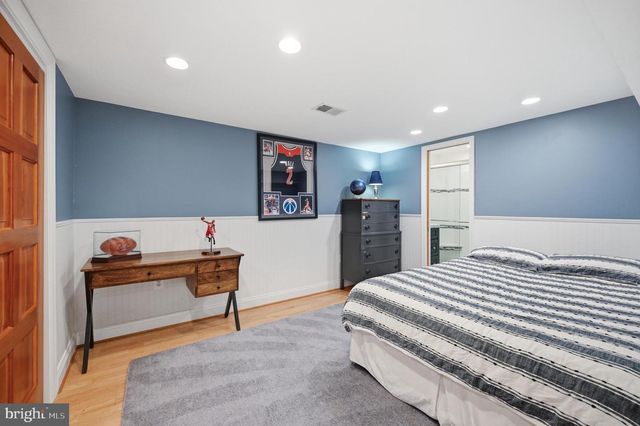 9102 BLUE JUG LNDG, Burke, VA 22015