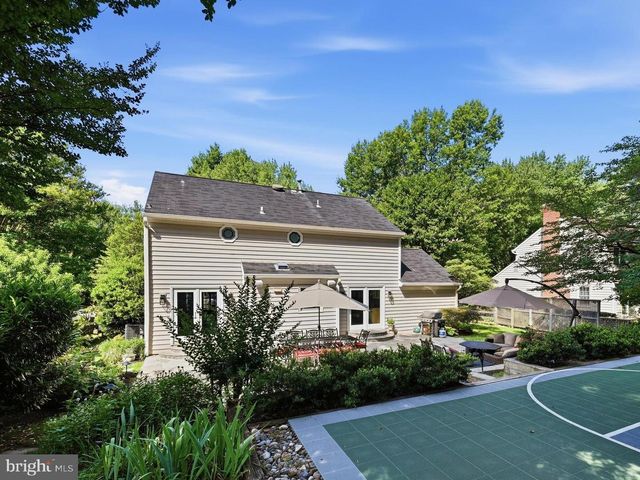 9102 BLUE JUG LNDG, Burke, VA 22015