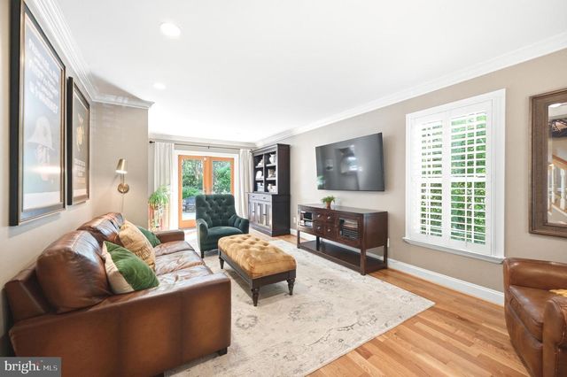 9102 BLUE JUG LNDG, Burke, VA 22015