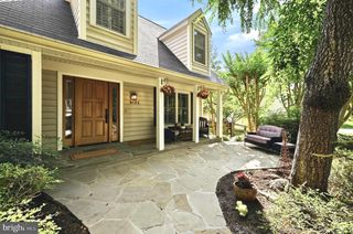 9102 BLUE JUG LNDG, Burke, VA 22015