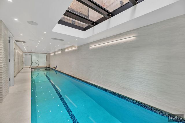 238 W 74th Street House, New York City, NY 10023