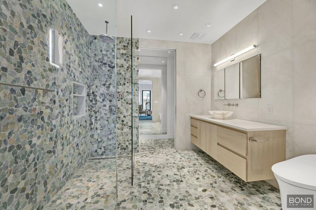 238 W 74th Street House, New York City, NY 10023