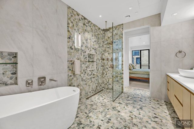 238 W 74th Street House, New York City, NY 10023