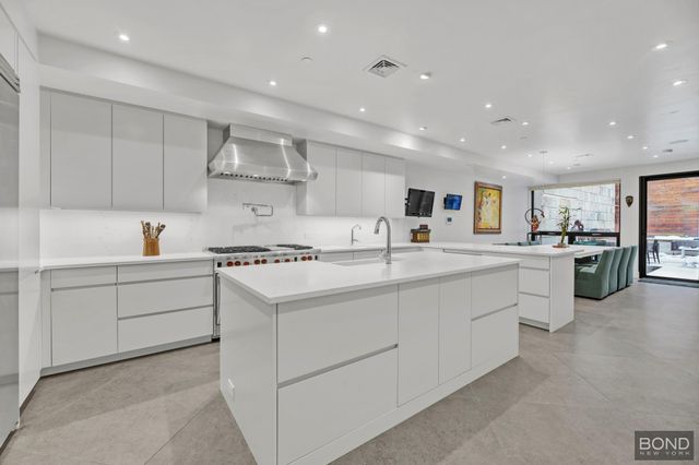 238 W 74th Street House, New York City, NY 10023