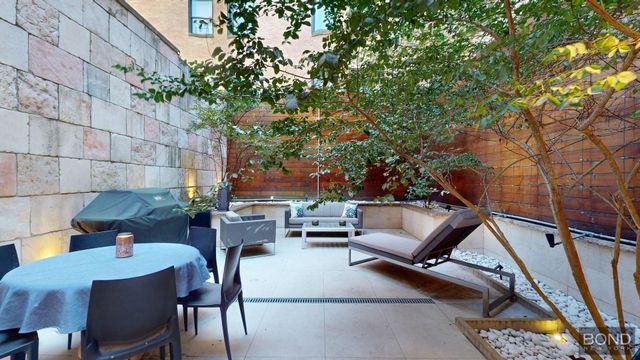 238 W 74th Street House, New York City, NY 10023