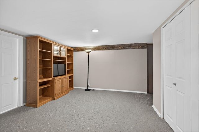 118 River Road, Manchester, NH 03104