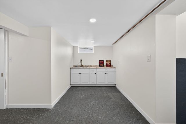118 River Road, Manchester, NH 03104