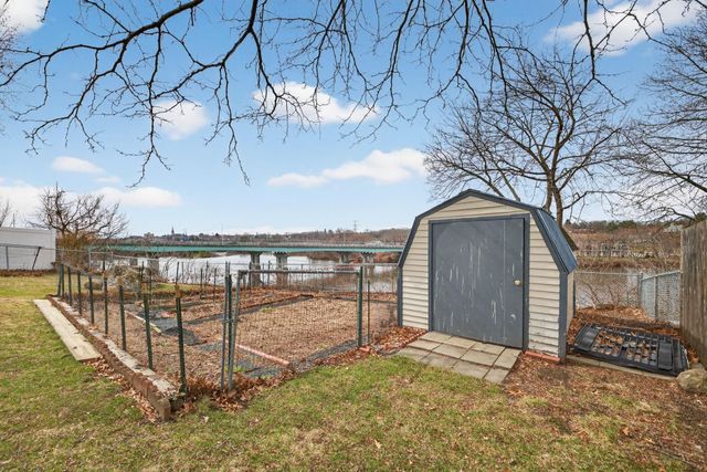 118 River Road, Manchester, NH 03104