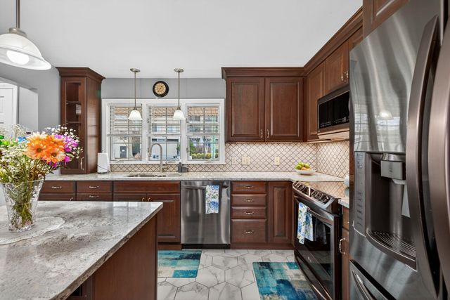 118 River Road, Manchester, NH 03104