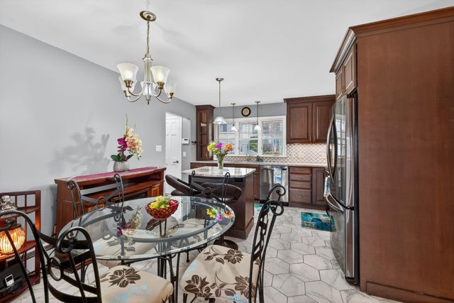 118 River Road, Manchester, NH 03104