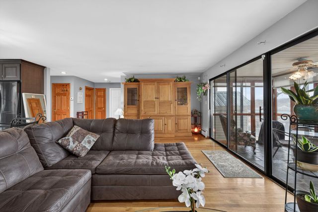 118 River Road, Manchester, NH 03104