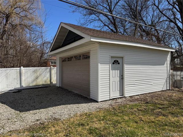23056 Springbrook Drive, Farmington, MI 48336