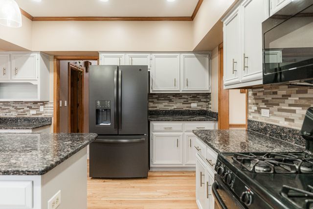 3432 Caine Drive, Naperville, IL 60564