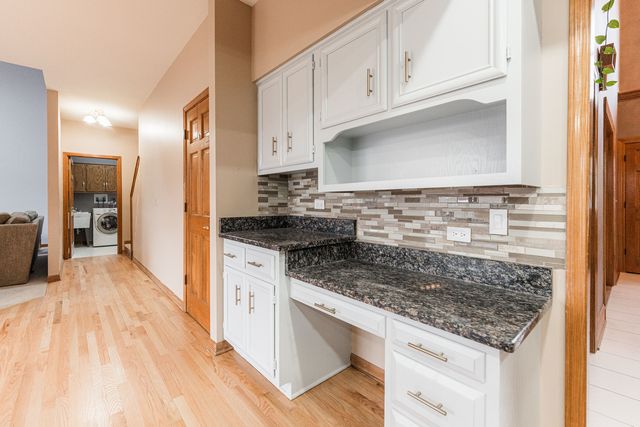 3432 Caine Drive, Naperville, IL 60564