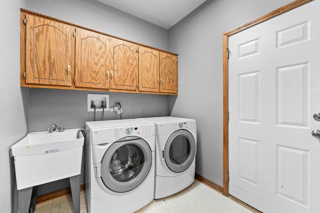 3432 Caine Drive, Naperville, IL 60564