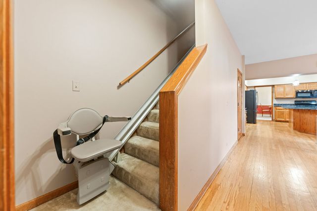 3432 Caine Drive, Naperville, IL 60564