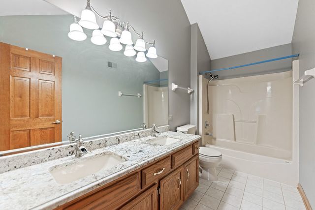 3432 Caine Drive, Naperville, IL 60564