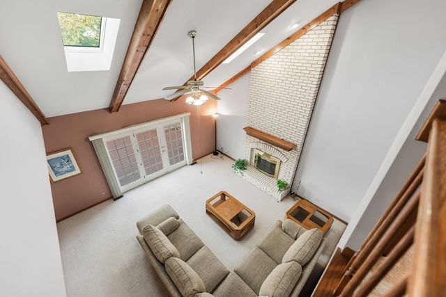 3432 Caine Drive, Naperville, IL 60564