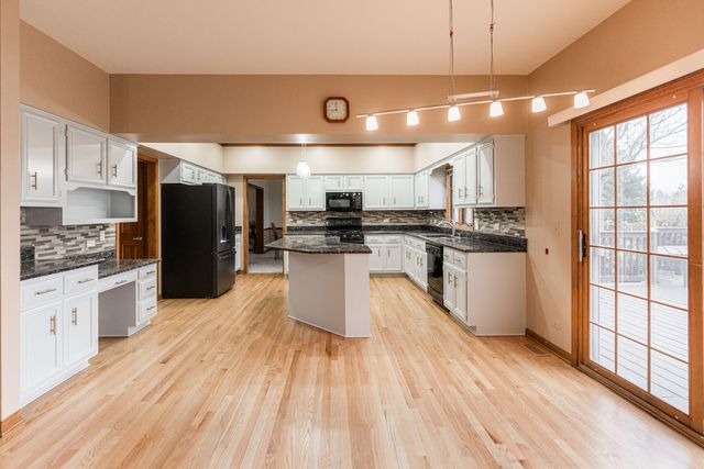 3432 Caine Drive, Naperville, IL 60564