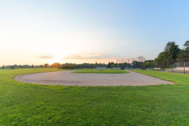 3432 Caine Drive, Naperville, IL 60564