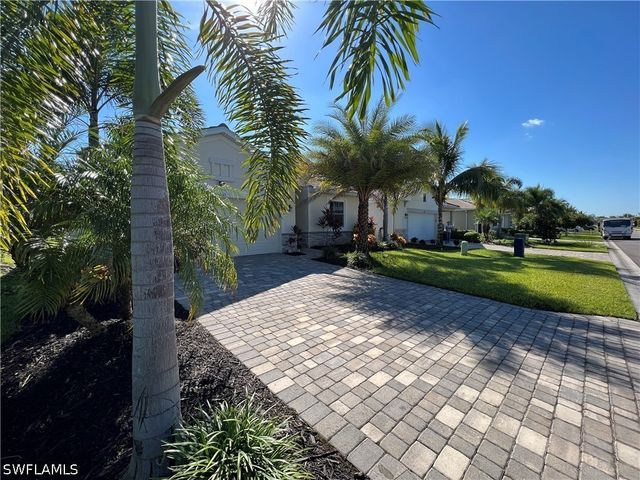 4163 Bluegrass DR, Fort Myers, FL 33916