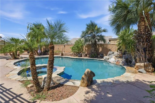 41425 Farmer Court, Indio, CA 92203