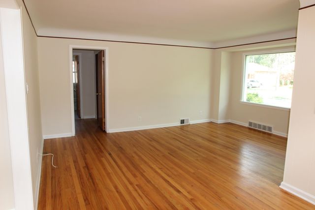 23541 Meadowlark Avenue, Oak Park, MI 48237
