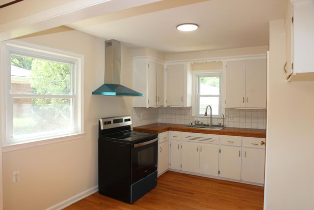 23541 Meadowlark Avenue, Oak Park, MI 48237