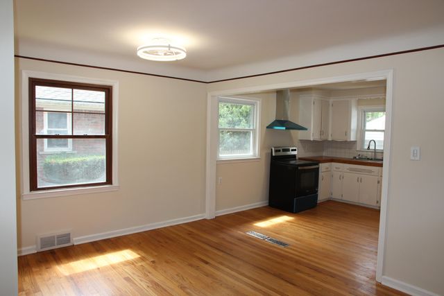 23541 Meadowlark Avenue, Oak Park, MI 48237